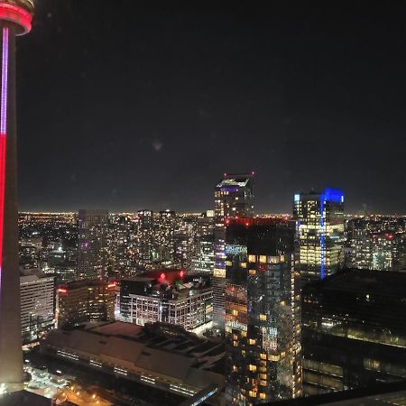 Two Bd Cn Tower And Lake Ontario View Toronto Exterior foto