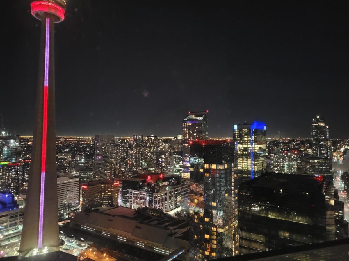 Two Bd Cn Tower And Lake Ontario View Toronto Exterior foto