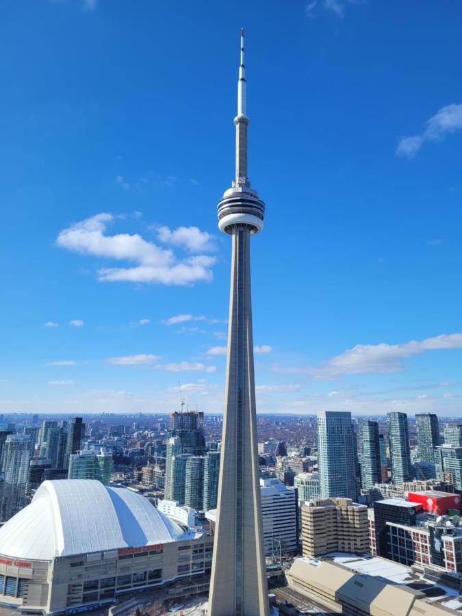 Two Bd Cn Tower And Lake Ontario View Toronto Exterior foto